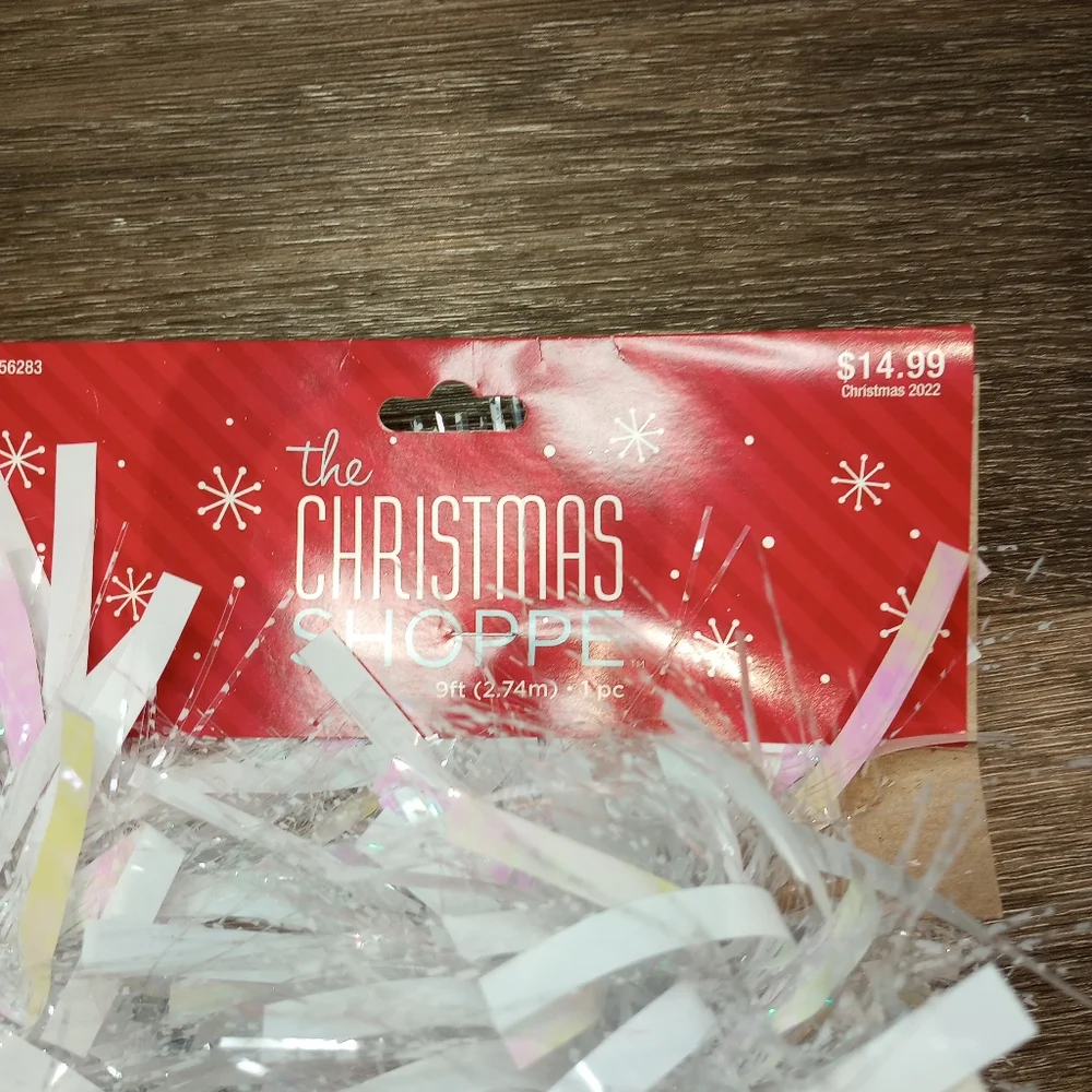 Christmas Shoppe Garland 9 Ft Shiny White Glittery Red Tinsel 12 Foot Brand New